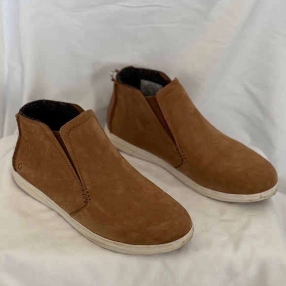 OluKai Tan Ankle Boots with Elastic Panels - Picture 3 of 7